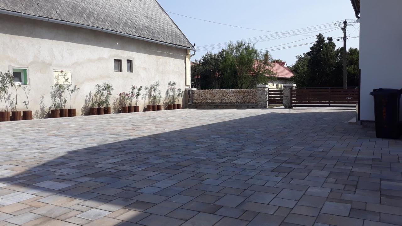Apartamento Zimmerferi Apartman Keszthely Exterior foto