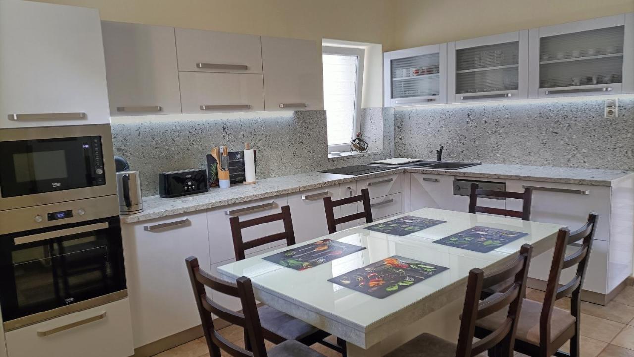 Apartamento Zimmerferi Apartman Keszthely Exterior foto